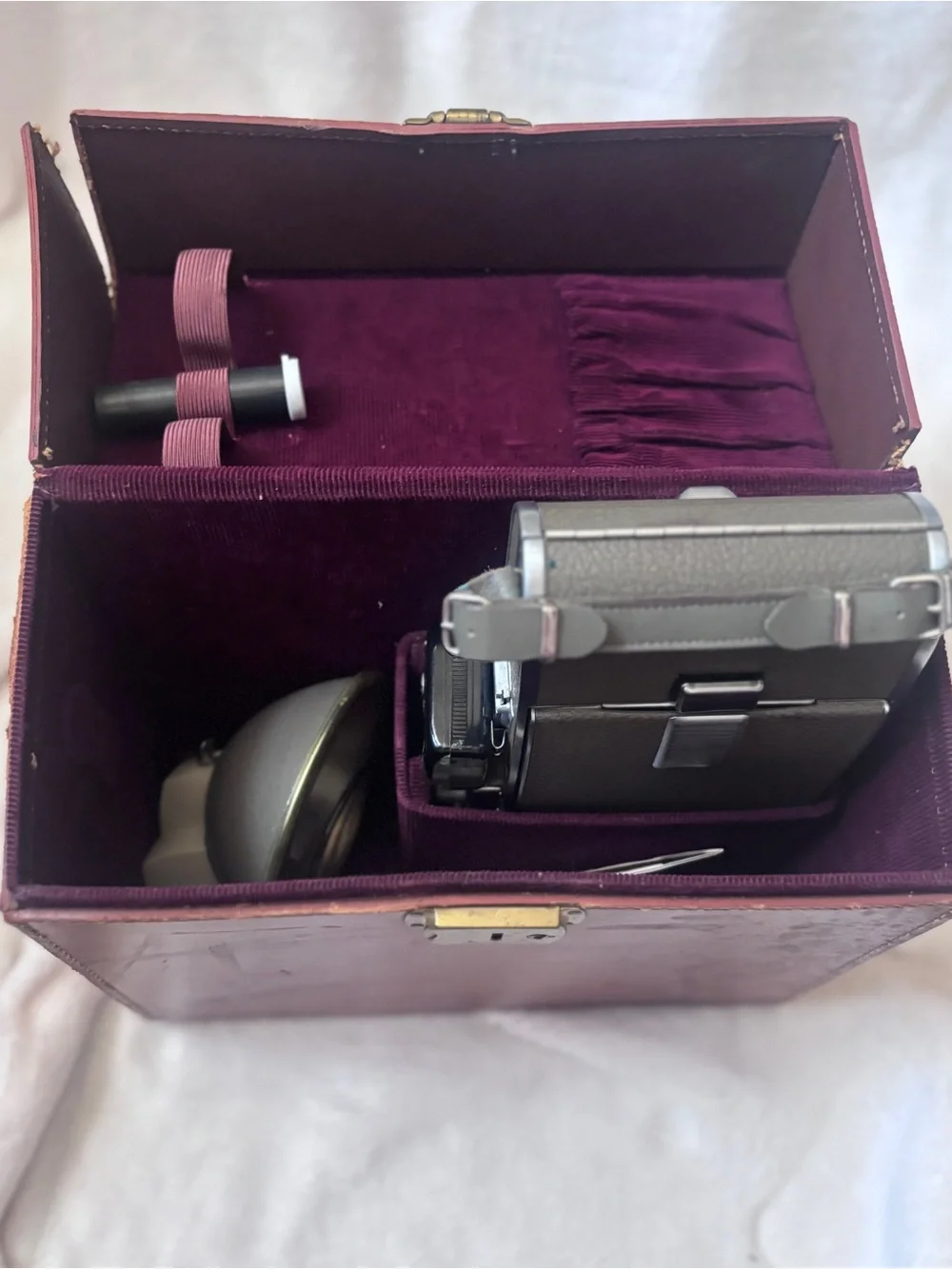 Vintage Polaroid Land Camera 700 Untested Bundle w Case Key Flash